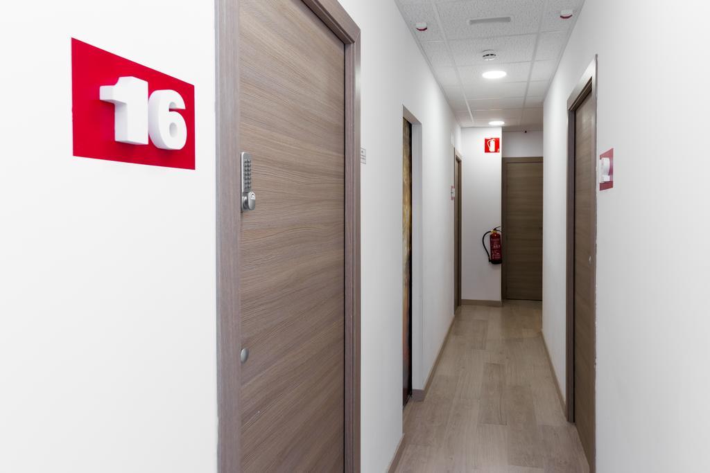 Hotel Brustar Sagrada Familia Barcellona Esterno foto