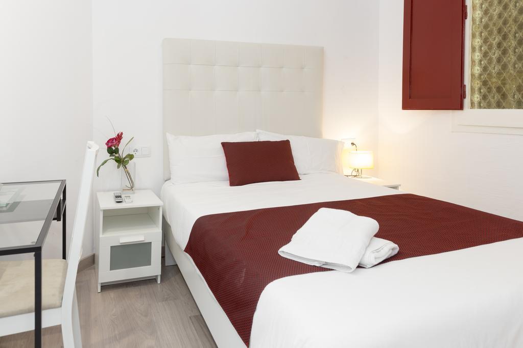 Hotel Brustar Sagrada Familia Barcellona Esterno foto