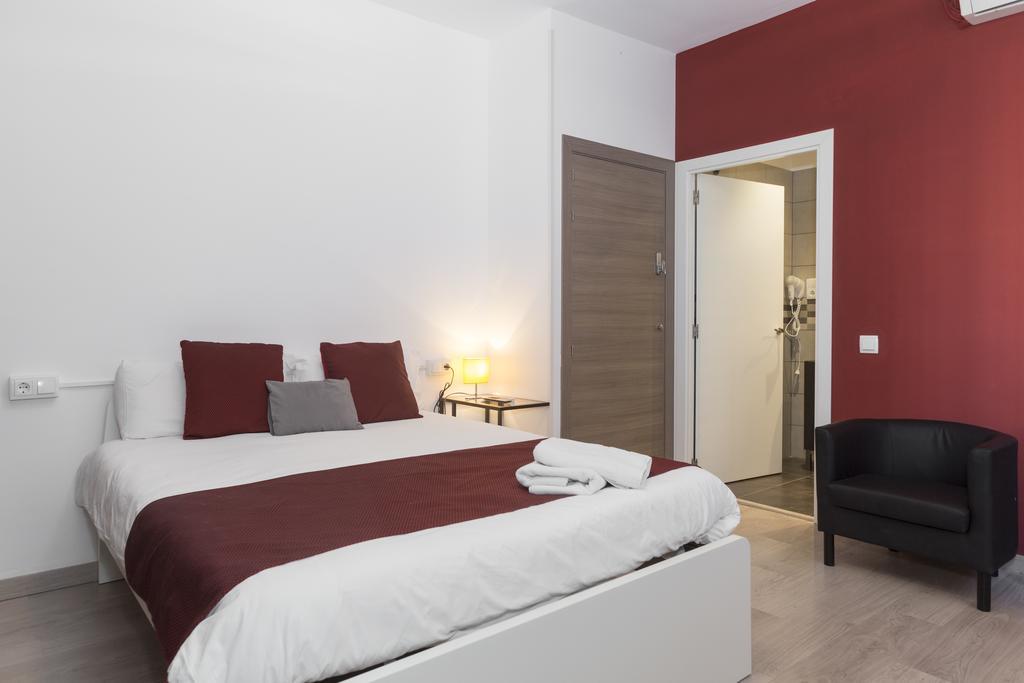Hotel Brustar Sagrada Familia Barcellona Esterno foto