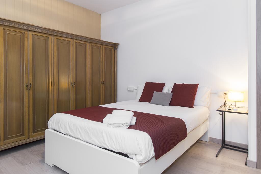 Hotel Brustar Sagrada Familia Barcellona Esterno foto