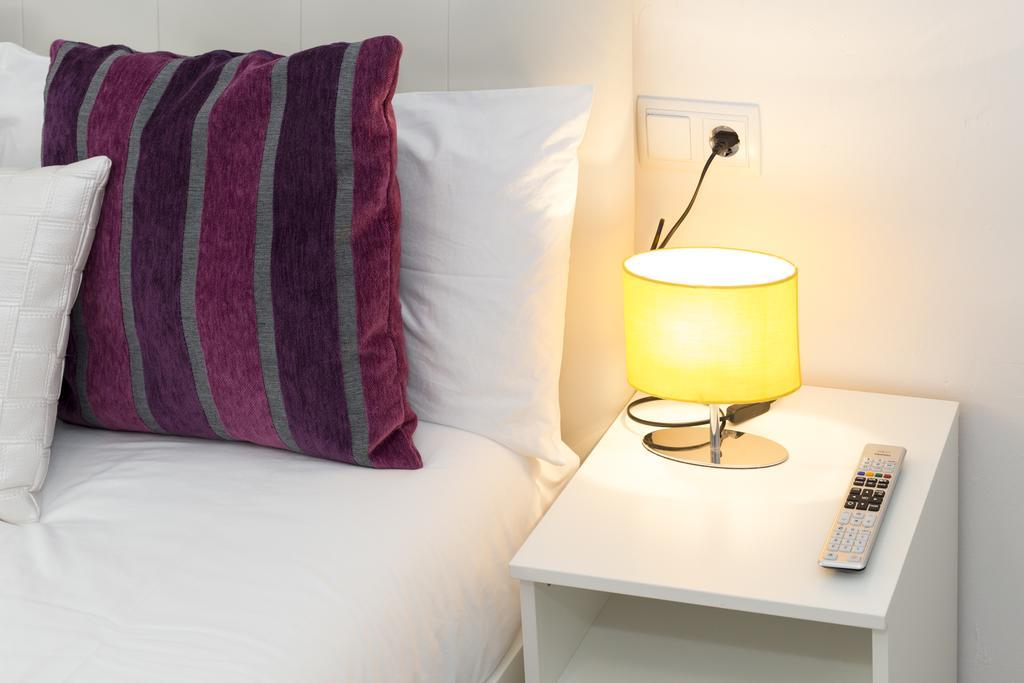 Hotel Brustar Sagrada Familia Barcellona Esterno foto